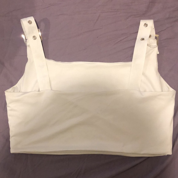 White shein modern chic crop top - Picture 2 of 2